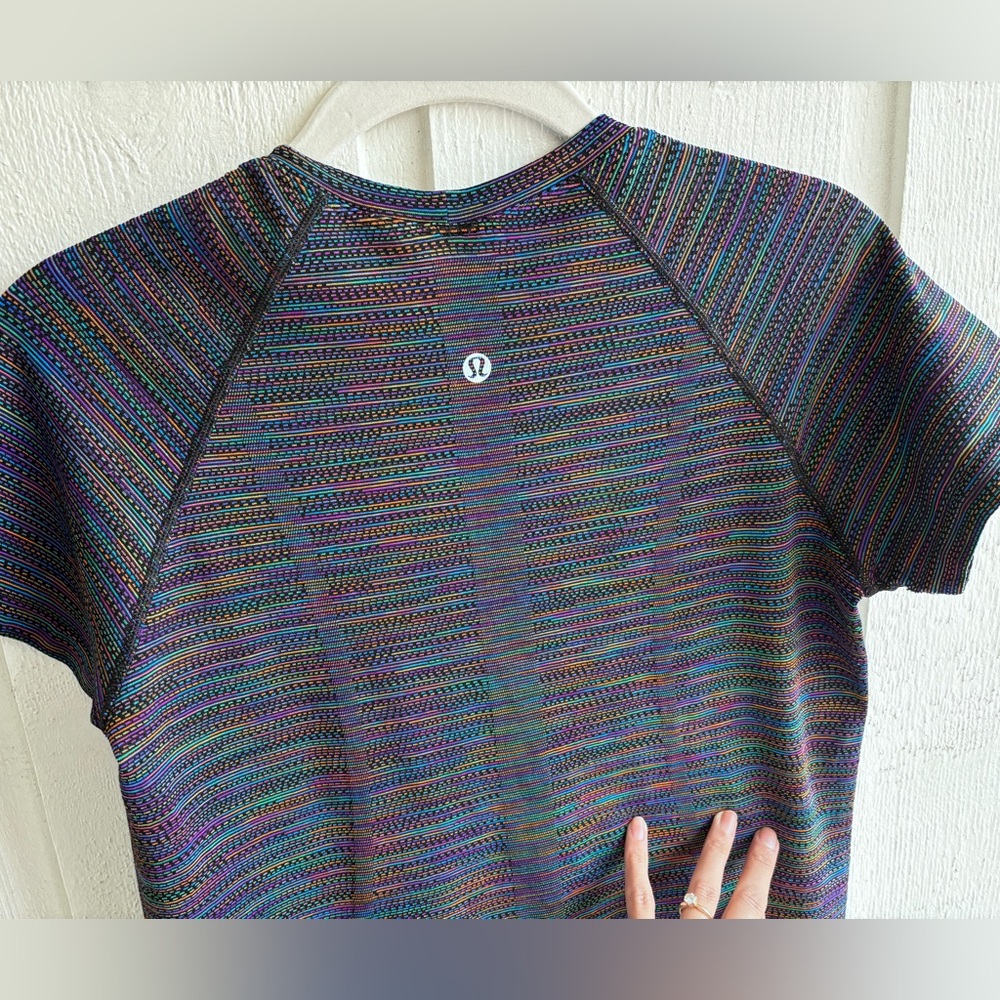 LULULEMON Swiftly Tech SS 2.0 Black Rainbow *RARE* - Picture 6 of 6